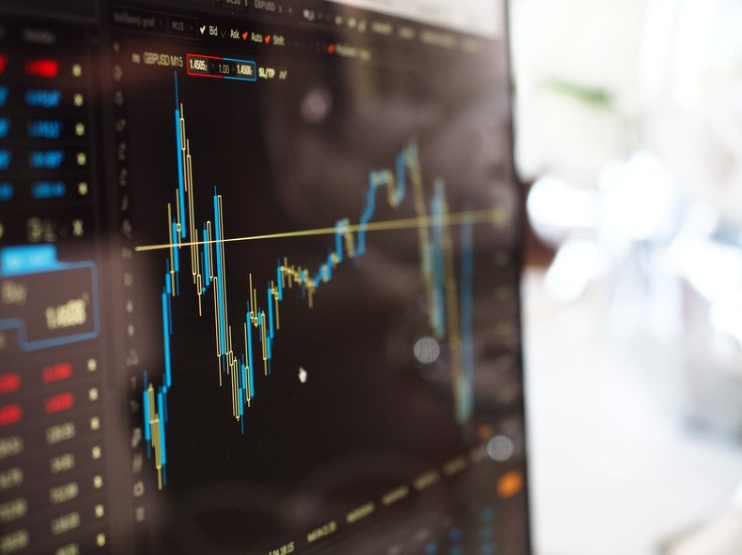 Making use of Big Data Analytics for a Competitive Advantage