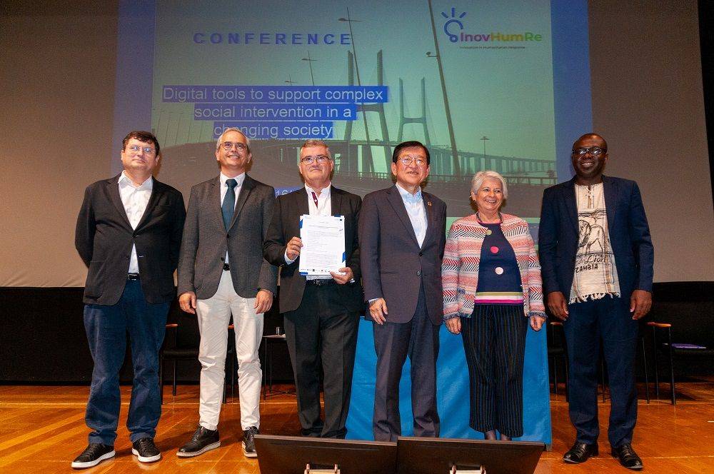From left to righ: Paulo Pedroso, Director INOVHUMRE; Antonio López Peláez, UNED-ICSW; Jorge M. Ferreira, ISCTE; Sangmok Suh, ICSW President; Annamaria Campanini, IASSW President; Joachim Mumba, IFSW President.