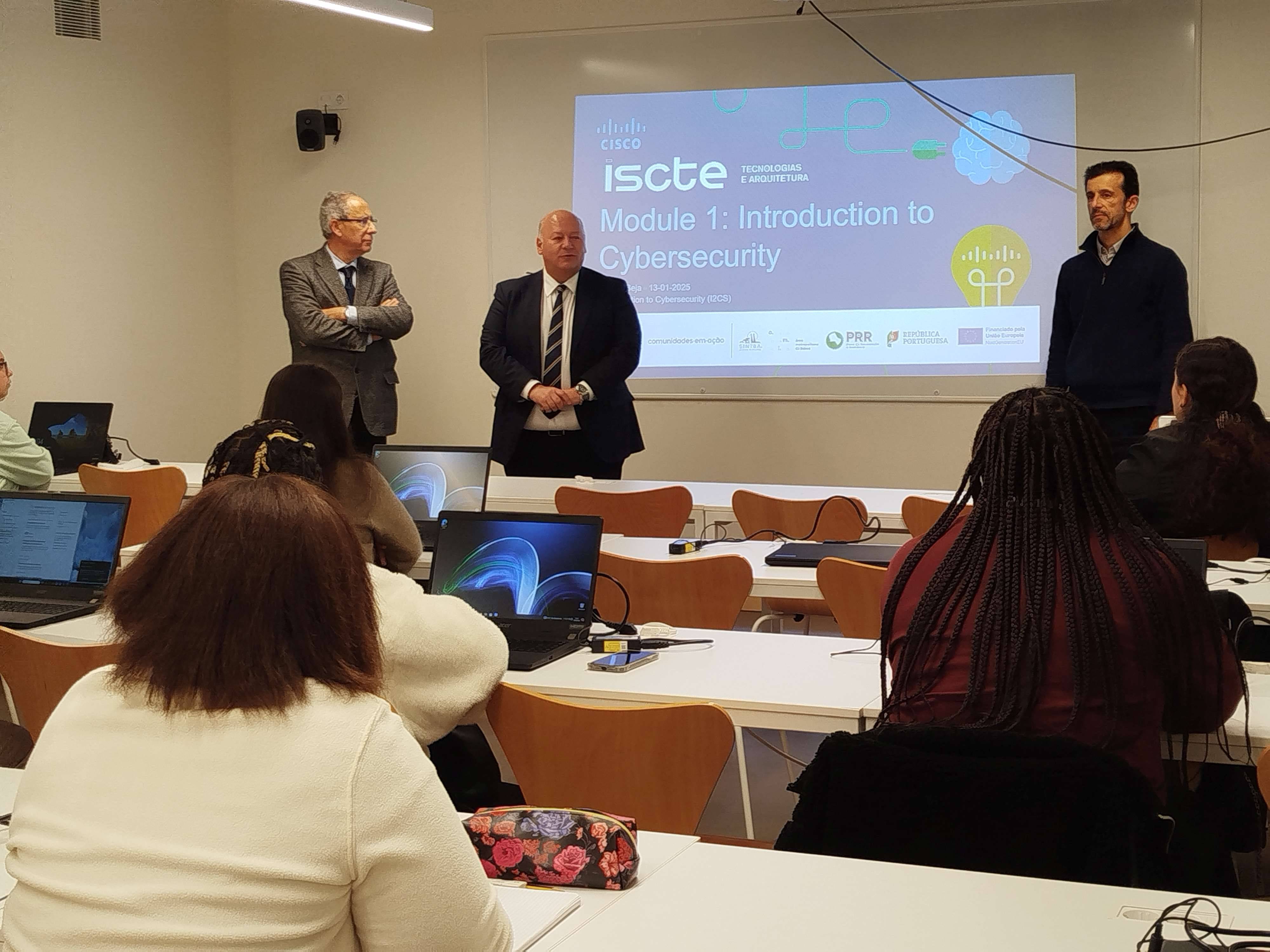 Academia de Redes e Segurança do Iscte vence concurso para formar técnicos júnior em Cibersegurança