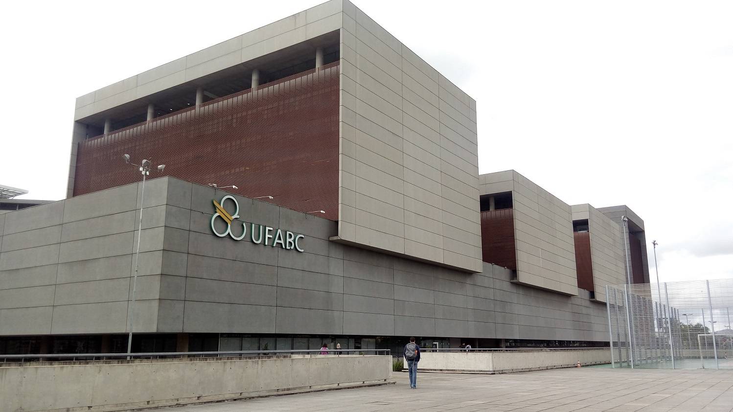 A Organização Acadêmica da Universidade Federal do ABC: uma inovação no sistema educacional brasileiro