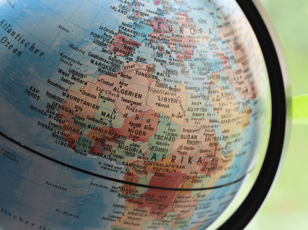 Entre Continentes: Repensar as Relações UE-África