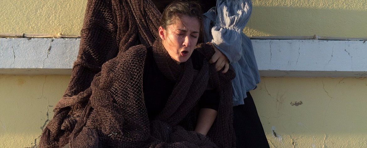 Pelos que andam sobre as águas do mar